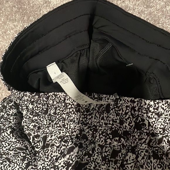 Lululemon tracker short 4” - Picture 3 of 3